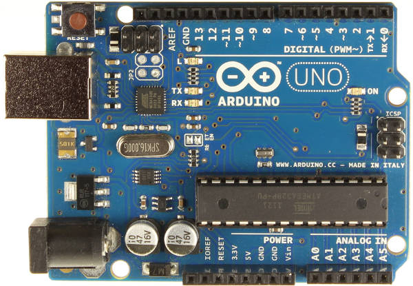 la sheda Arduino Uno (fonte: arduino.cc)